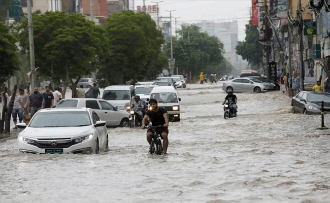 पाकिस्तान में वर्षा जनित घटनाओं में 14 लोगों की मौत