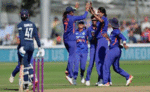 भारत ने इंग्लैंड को सात विकेट से हराया