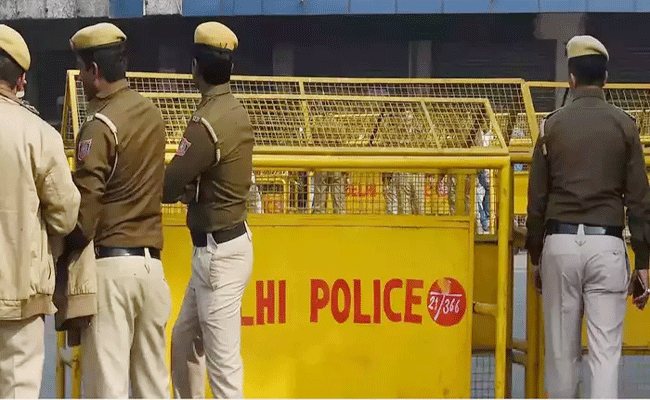 अस्पताल के वाटर टैंक में आया करंट, पिता-पुत्र सहित तीन लोगों की मौत