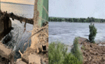 रूसी मिसाइल हमले में टूटे यूक्रेन के बांध के बाद नीप्रो नदी ने लिया विकराल रूप, बहता मकान देख कांप उठेगी रूह