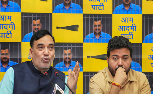 AAP ने दिल्ली में मेयर और डिप्टी मेयर उम्मीदवार के नाम का किया ऐलान, इन नए चेहरों को दिया मौका