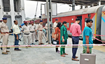 मुजफ्फरपुर में स्टेशन पर ट्रेन में लगी आग, रेस्क्यू के दौरान एक्सटिंग्विशर फटने से RPF जवान की मौत