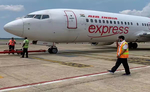कम नहीं हो रही हवाई यात्रियों की मुश्किलें, एयर इंडिया एक्सप्रेस ने आज फिर 75 फ्लाइट्स कर दी कैंसिल