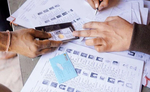 इंदौर लोकसभा चुनाव लाइव: इंदौर में 32.38% वोटिंग, कांग्रेस ने बूथों पर लगाया नोटा का टेबल