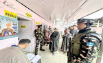 कश्मीर में कड़ी सुरक्षा व्यवस्था के बीच मतदान शुरु