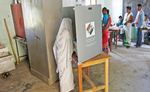 अब तक 50% से ज्यादा वोटिंग, हैदराबाद में BJP प्रत्याशी का  90 फीसदी बूथों में गड़बड़ी का आरोप