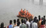 बिहार के गंगा नदी में डूबी नाव, चार लोग लापता, 13 लोगों ने तैर कर बचाई जान