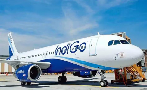 Indigo की फ्लाइट में तकनीकी खराबी, 200 यात्री 10 घंटे तक फंसे रहे