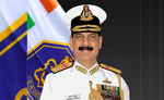 एडमिरल दिनेश कुमार त्रिपाठी बने नए नौसेना प्रमुख, संभाला कार्यभार