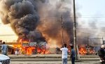 लाहौर हवाई अड्डे पर लगी भीषण आग, हज समेत कई अंतरराष्ट्रीय फ्लाइट्स प्रभावित